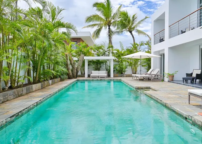 Pet friendly Villa Horizon By Dream Escapes, Beachfront Villa Grand Baie