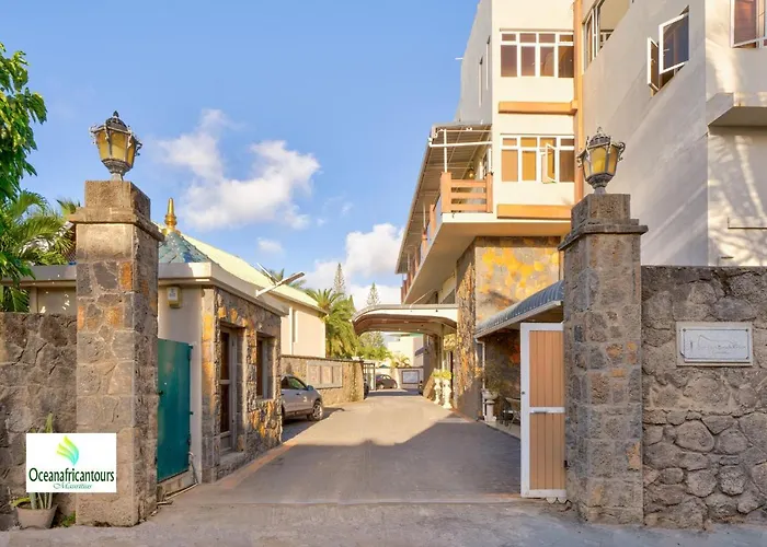 Pereybere Suites & Penthouses Grand Baie