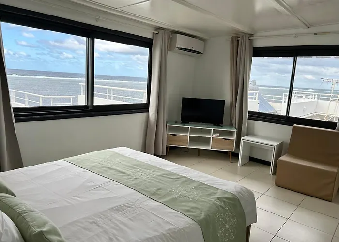 Blue Beryl Guest House Blue Bay