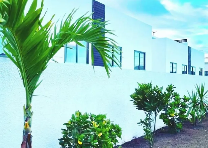 3Bed Villa With Private Pool And Rooftop With A Sea View In Flic-En-Flac, Mauritius