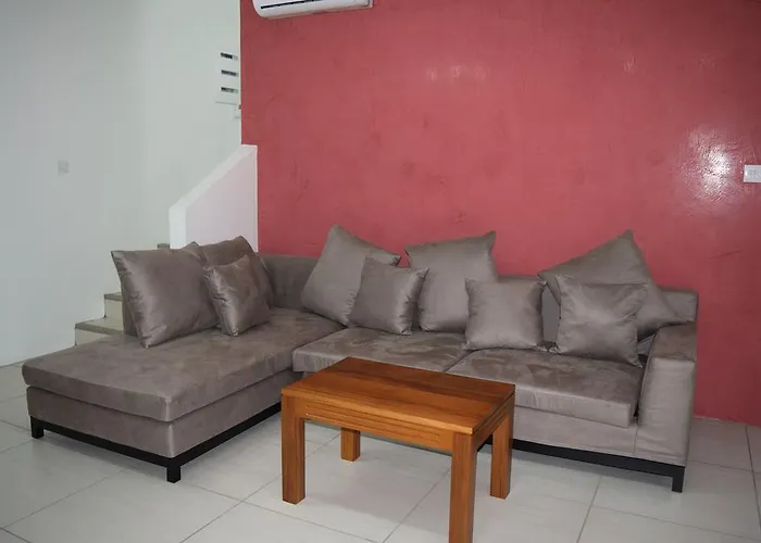 Stunning 3-Bedroom Apartment With Private Rooftop Terrace & Gorgeous Pool Flic-en-Flacq acceptant les animaux