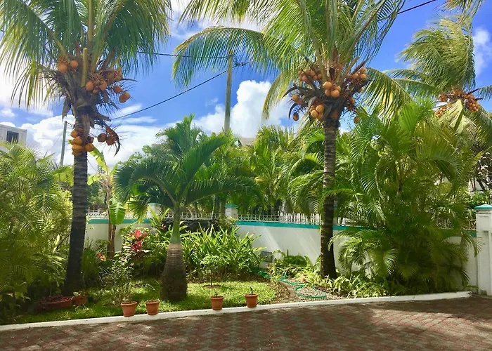 4 Sterne-Hotel-Bella Guesthouse Charming Beachfront Stay Blue Bay
