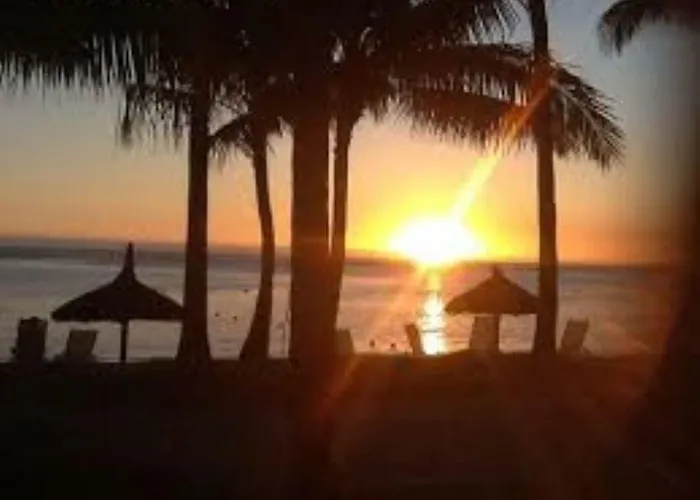 Casa Marina- Flic En Flac - Beach Is Right In Front Of The Villa-Just Cross The Road